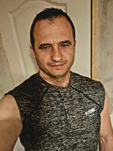 Zoltán, 42 éves petőfiszállási társkereső férfi profil fotója