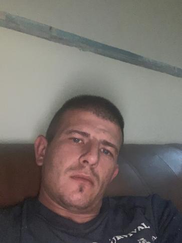 Laszlo, 32 éves bajai társkereső férfi profil fotója