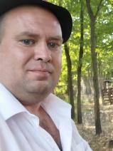 Sziasztok! Péter vagyok. Komoly perkátai párkereső nők jelentkezését várom.