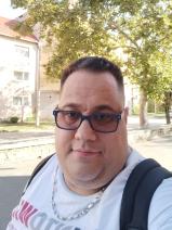 Sziasztok! Dávid vagyok. Online oroszlányi randizni vágyó nők kattinsatok a kedvenc gombra.