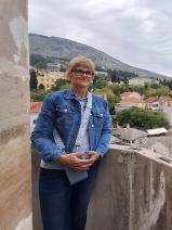 Sziasztok! Elvira vagyok. Online szombathelyi randizni vágyó férfiak jelöljetek kedvencnek.