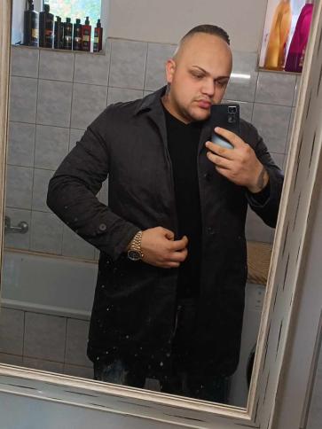 Bence, 25 éves szolnoki társkereső férfi profil fotója