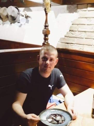 József, 25 éves hajdúszoboszlói társkereső férfi profil fotója