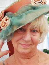 Sziasztok! Gabriella vagyok. Online Budapest VI. kerületi randizni vágyó férfiak jelöljetek kedvencnek.