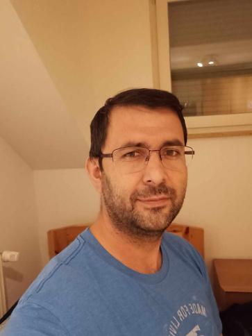 Ákos, 37 éves értényi társkereső férfi profil fotója