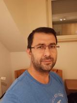 Sziasztok! Ákos vagyok. Komoly értényi párkereső nők jelentkezését várom.