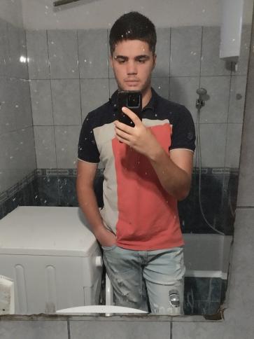Dávid, 32 éves keceli társkereső férfi profil fotója