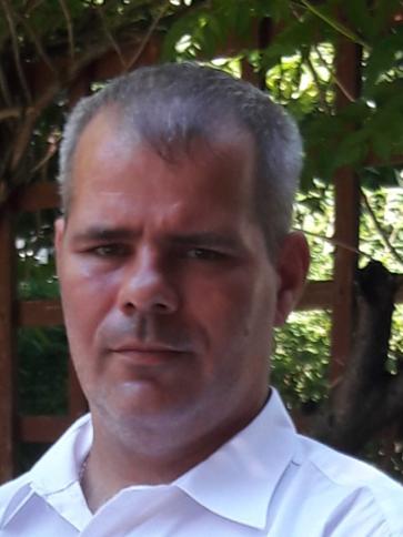 Gábor, 43 éves berettyóújfalui társkereső férfi profil fotója Gábor, 43 éves berettyóújfalui társkereső férfi profil fotója