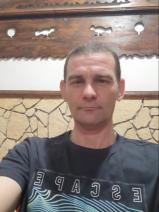 Sziasztok! Zoli vagyok. Komoly bátonyterenyei párkereső nők jelentkezését várom.