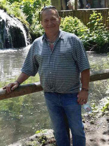 László, 61 éves péceli társkereső férfi profil fotója