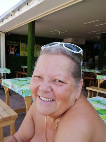 Ági, 67 éves Budapest XXI. kerületi társkereső nő profil fotója