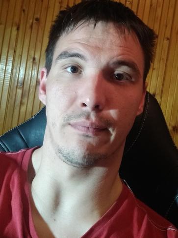 Ádám, 30 éves szentkirályi társkereső férfi profil fotója