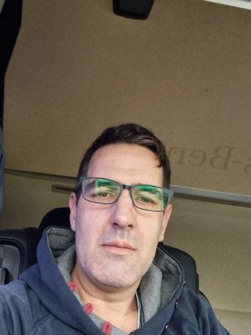 Edi, 47 éves kiskunfélegyházi társkereső férfi profil fotója