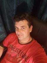 Sziasztok! Tamás vagyok. Ingyenesen megismerhető fóti nőkkel randiznék.