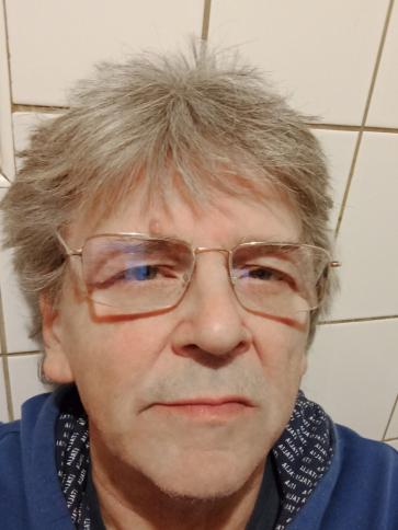 Peter, 63 éves Budapest XIII. kerületi társkereső férfi profil fotója Peter, 63 éves Budapest XIII. kerületi társkereső férfi profil fotója