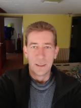 Sziasztok! Peter vagyok. Online boldogi randizni vágyó nők kattinsatok a kedvenc gombra.
