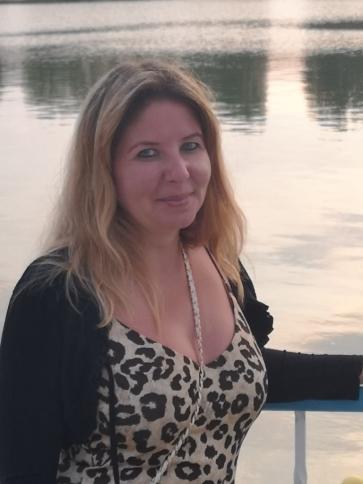 Mely, 38 éves romániai társkereső nő profil fotója