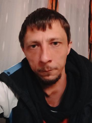 Dániel, 36 éves karcagi társkereső férfi profil fotója