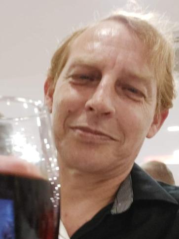 Péter, 53 éves szerbiai társkereső férfi profil fotója