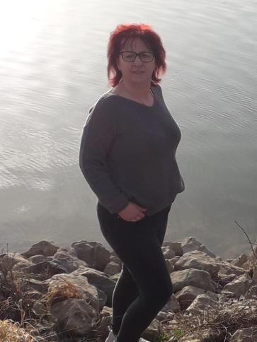 Ilona, 61 éves várpalotai társkereső nő profil fotója