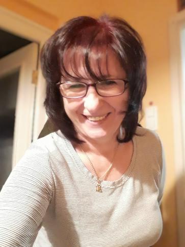 Ilona, 60 éves várpalotai társkereső nő profil fotója
