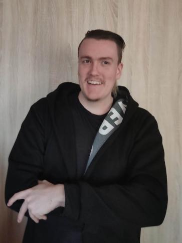 Bence, 24 éves székesfehérvári társkereső férfi profil fotója