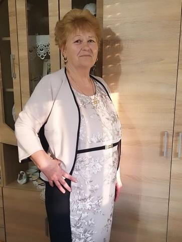 Piroska, 71 éves dunavarsányi társkereső nő profil fotója