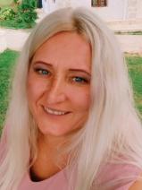 Sziasztok! Liza vagyok. Diplomás Budapest XV. kerületi párkereső férfiakat keresek randizni.