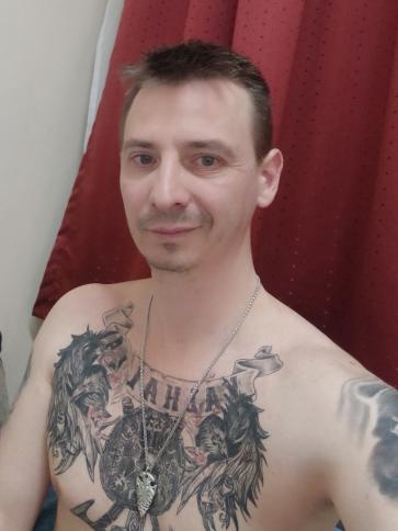Zoli, 38 éves kápolnai társkereső férfi profil fotója