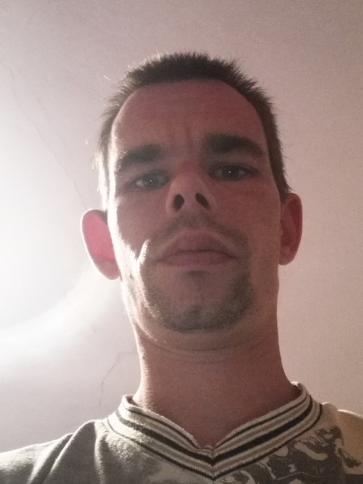 Imi, 38 éves Budapest XVIII. kerületi társkereső férfi profil fotója