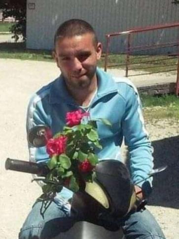 Attila, 29 éves bicskei társkereső férfi profil fotója