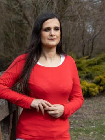 Lívia, 39 éves győri társkereső nő profil fotója