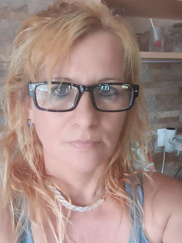 Anita, 48 éves solti társkereső nő profil fotója