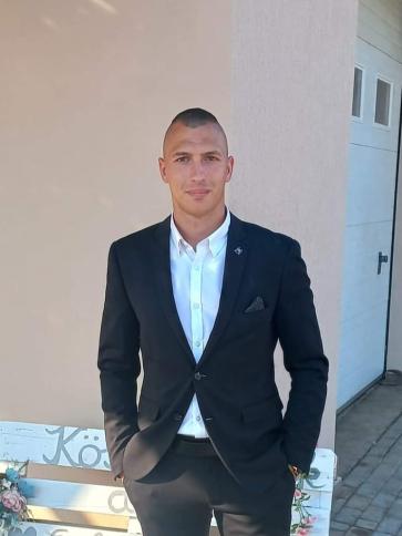 Adi, 30 éves tamási társkereső férfi profil fotója