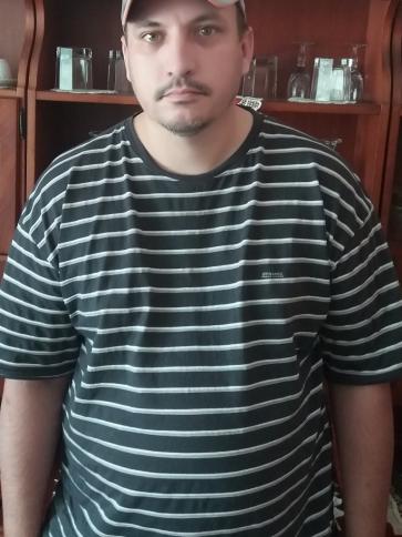 Lóránt, 41 éves kompolti társkereső férfi profil fotója