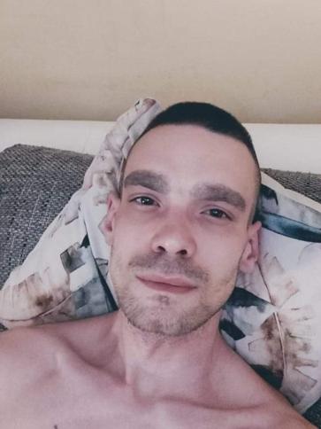 Péter, 29 éves kaposvári társkereső férfi profil fotója