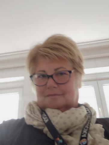 Tünde, 64 éves kazincbarcikai társkereső nő profil fotója