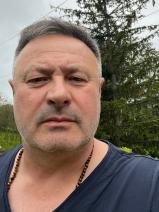 Sziasztok! Károly vagyok. Komoly zirci párkereső nők jelentkezését várom.