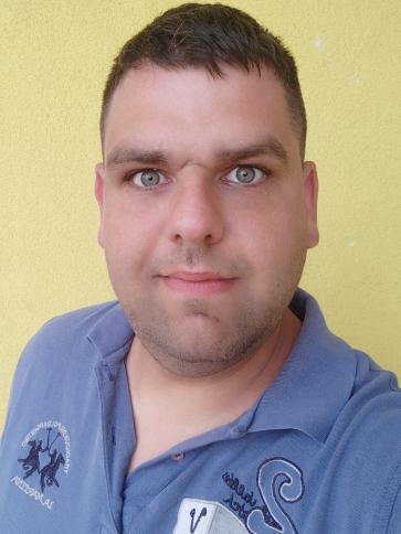 Attila, 31 éves enesei társkereső férfi profil fotója