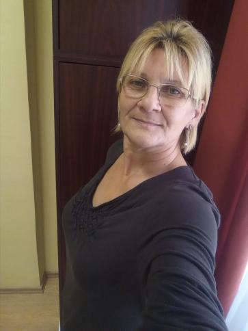 Marika, 57 éves kalocsai társkereső nő profil fotója
