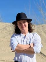 Sziasztok! Kristóf vagyok. Komoly óbaroki párkereső nők jelentkezését várom.