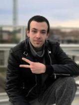 Sziasztok! Máté vagyok. Komoly nagybajomi párkereső nők jelentkezését várom.