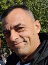 Sziasztok! Zoli vagyok. Igényes dabasi párkereső nőt keresek.