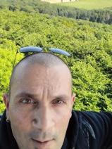 Sziasztok! Zsolt vagyok. Komoly csetényi párkereső nők jelentkezését várom.