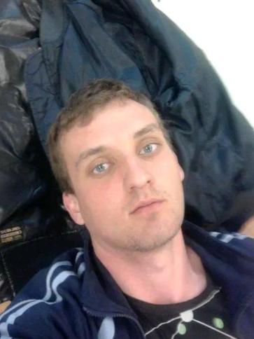Laci, 35 éves orosházi társkereső férfi profil fotója