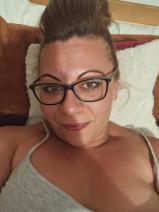 Sziasztok! Melinda vagyok. Fiatal Budapest XVIII. kerületi párkereső fiúkat chat-re várok.