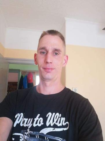 Gábor, 36 éves tapolcai társkereső férfi profil fotója Gábor, 36 éves tapolcai társkereső férfi profil fotója