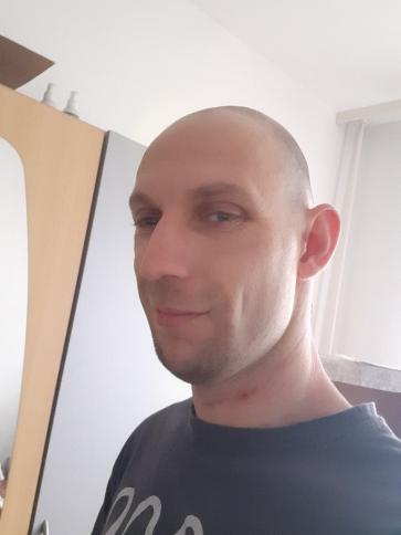 Zoltán, 36 éves hajdúszoboszlói társkereső férfi profil fotója Zoltán, 36 éves hajdúszoboszlói társkereső férfi profil fotója