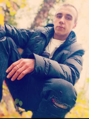 Benjámin, 26 éves mezőtúri társkereső férfi profil fotója