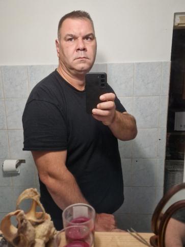 Imi, 46 éves kiskunlacházai társkereső férfi profil fotója